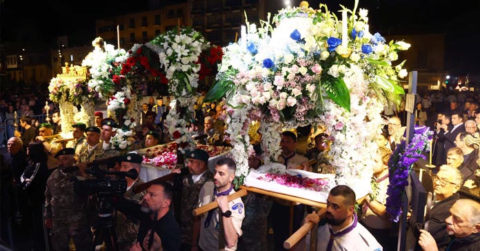 ΛΕΥΚΩΣΙΑ: Πλήθος πιστών στη συνάντηση των Επιταφίων στην Πλατεία Ελευθερίας-(Βίντεο-Φώτο)