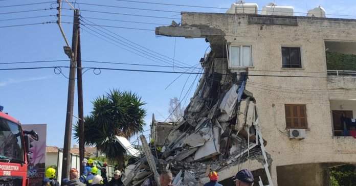 ΓΕΡΜΑΣΟΓΕΙΑ: Ακατάλληλη προς κατοίκηση η πολυκατοικία που κατέρρευσε-Ένα άτομο ανασύρθηκε από τα συντρίμμια-Τρεις στο Νοσοκομείο- (Βίντεο)