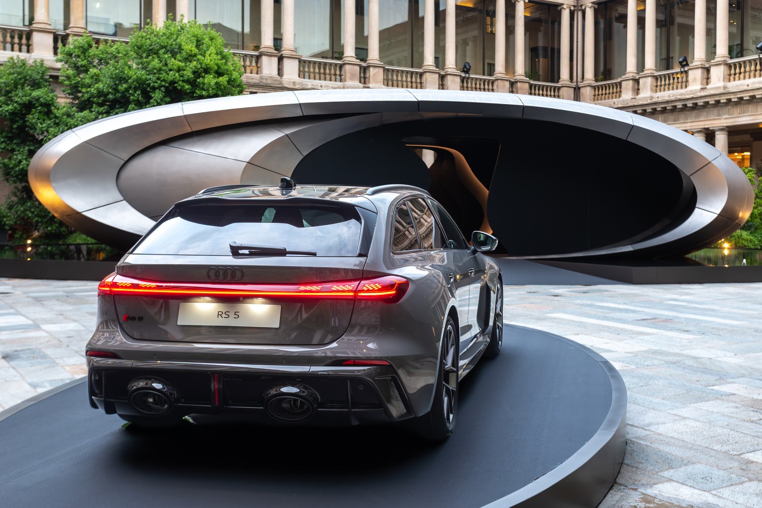&Eta; Audi &phi;έ&rho;&nu;&epsilon;&iota; &tau;&eta; &phi;&iota;&lambda;&omicron;&sigma;&omicron;&phi;ί&alpha; &tau;&eta;&sigmaf; &sigma;&chi;&epsilon;&delta;ί&alpha;&sigma;&eta;&sigmaf; &sigma;&tau;&omicron;&nu; &kappa;ό&sigma;&mu;&omicron; &tau;&eta;&sigmaf; &alpha;&rho;&chi;&iota;&tau;&epsilon;&kappa;&tau;&omicron;&nu;&iota;&kappa;ή&sigmaf;