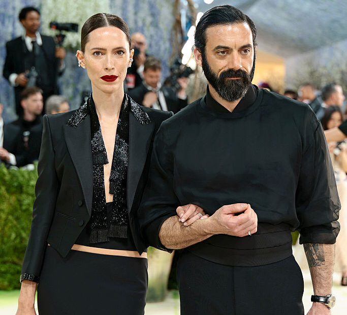2026 Met Gala: Η απόλυτη προετοιμασία δέρματος για το Red Carpet από Augustinus Bader