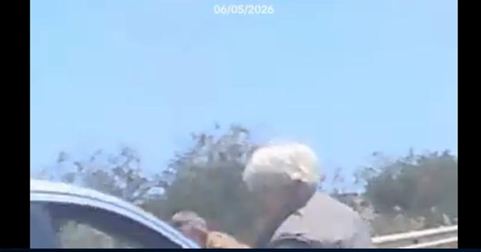 ΣΟΚ ΣΤΗΝ ΛΑΡΝΑΚΑ: Άνδρας σύρθηκε πάνω σε καπό αυτοκινήτου για δύο χιλιόμετρα μετά από τροχαίο-(Βίντεο)
