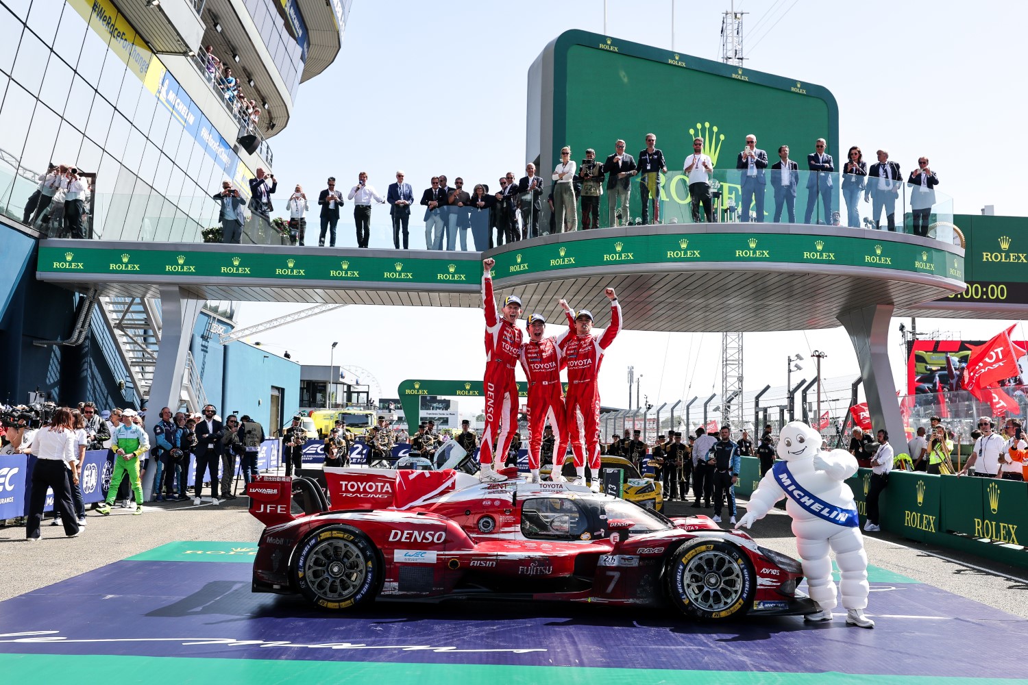 Έ&Kappa;&Tau;&Eta; &Nu;&Iota;&Kappa;&Eta; &gamma;&iota;&alpha; &tau;&eta;&nu; &omicron;&mu;ά&delta;&alpha; &tau;&eta;&sigmaf; Toyota &sigma;&tau;&iota;&sigmaf; 24 Ώ&rho;&epsilon;&sigmaf; &tau;&omicron;&upsilon; Le Mans