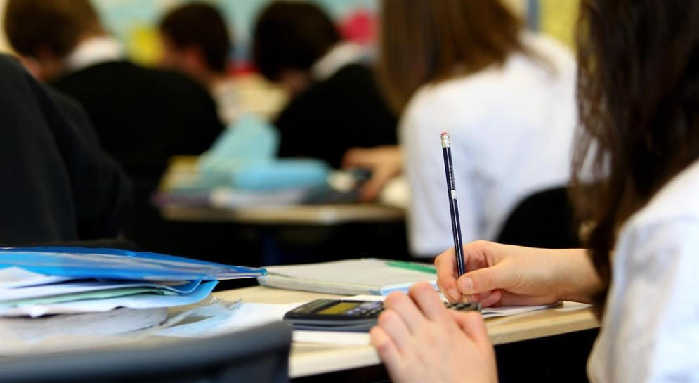 ΤΕΛΟΣ ΓΙΑ ΤΑ ΓΥΜΝΑΣΙΑ, ΑΡΧΗ ΓΙΑ ΤΙΣ ΠΑΓΚΥΠΡΙΕΣ: Χιλιάδες μαθητές αλλάζουν σελίδα μέσα σε λίγες ημέρες