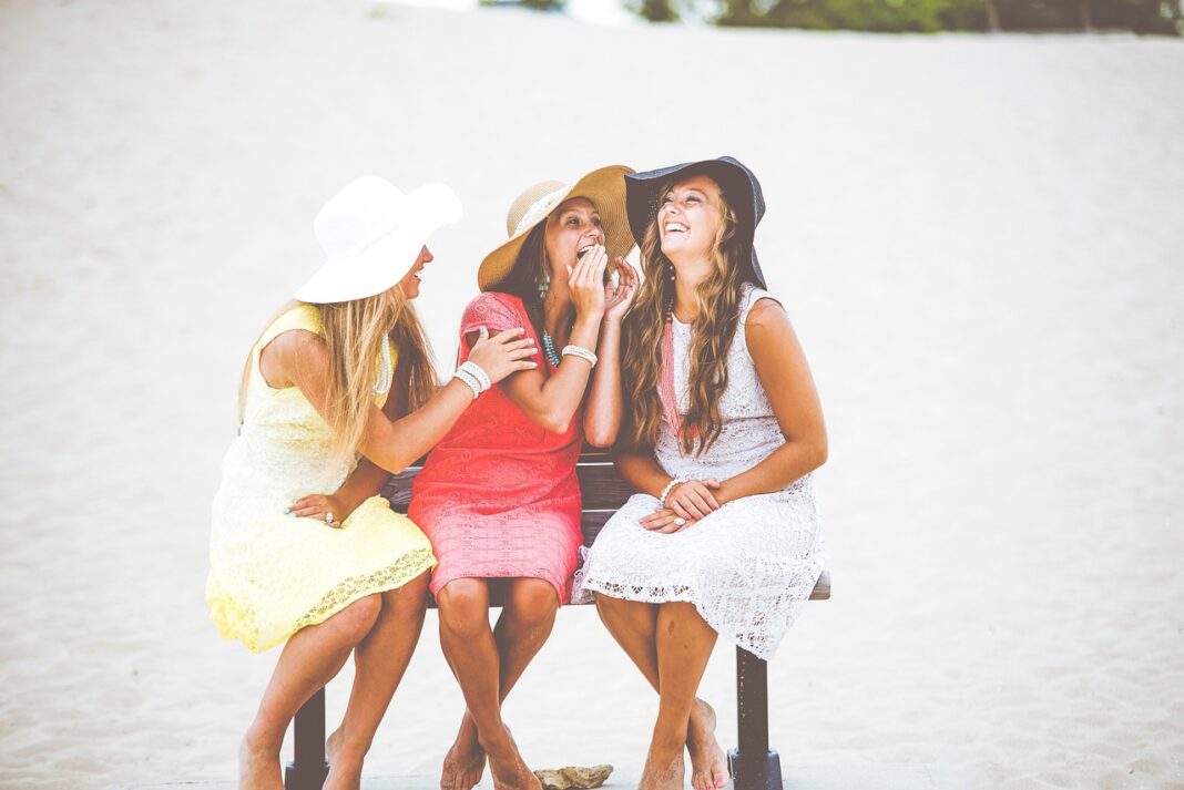 LAUGHING GAS: Σάλος στην Αγία Νάπα με σύλληψη 25χρονης – Τι είναι το υποξείδιο του αζώτου και γιατί ανησυχούν οι αρχές