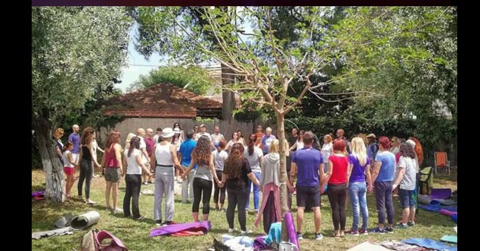 ΕΝΑ ΧΩΡΙΟ ΧΩΡΙΣ ΡΟΛΟΓΙΑ ΚΑΙ ΛΕΦΤΑ: Η πιο παράξενη ουτοπία της Ελλάδας – μπορεί να γίνει στην Κύπρο;