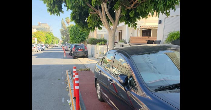 ΠΟΔΗΛΑΤΟΔΡΟΜΟΙ: Μια φωτογραφία που λέει περισσότερα από χίλιες λέξεις – Χώρος στάθμευσης για τους κατοίκους