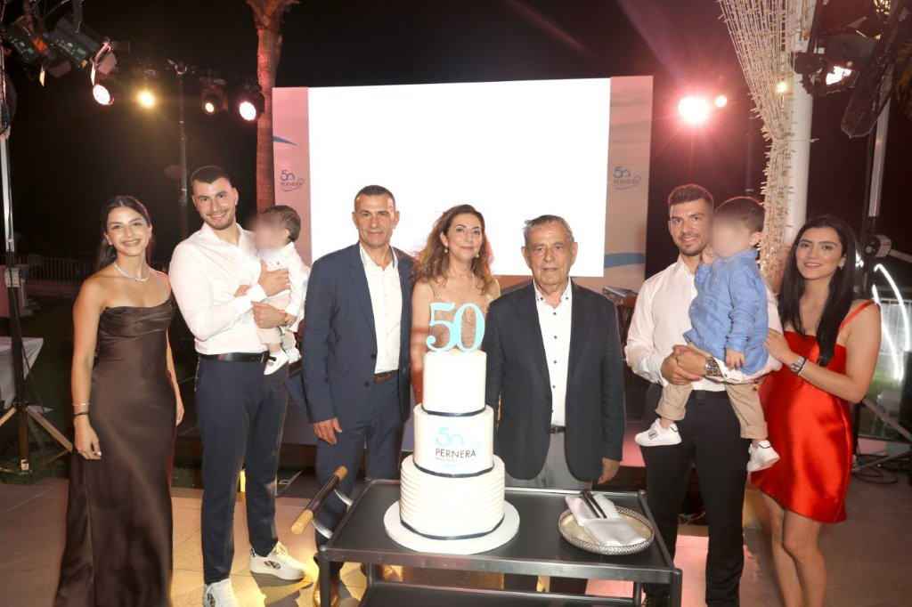 PERNERA BEACH HOTEL: &Gamma;&iota;ό&rho;&tau;&alpha;&sigma;&epsilon; 50 &chi;&rho;ό&nu;&iota;&alpha; &iota;&sigma;&tau;&omicron;&rho;ί&alpha;&sigmaf;