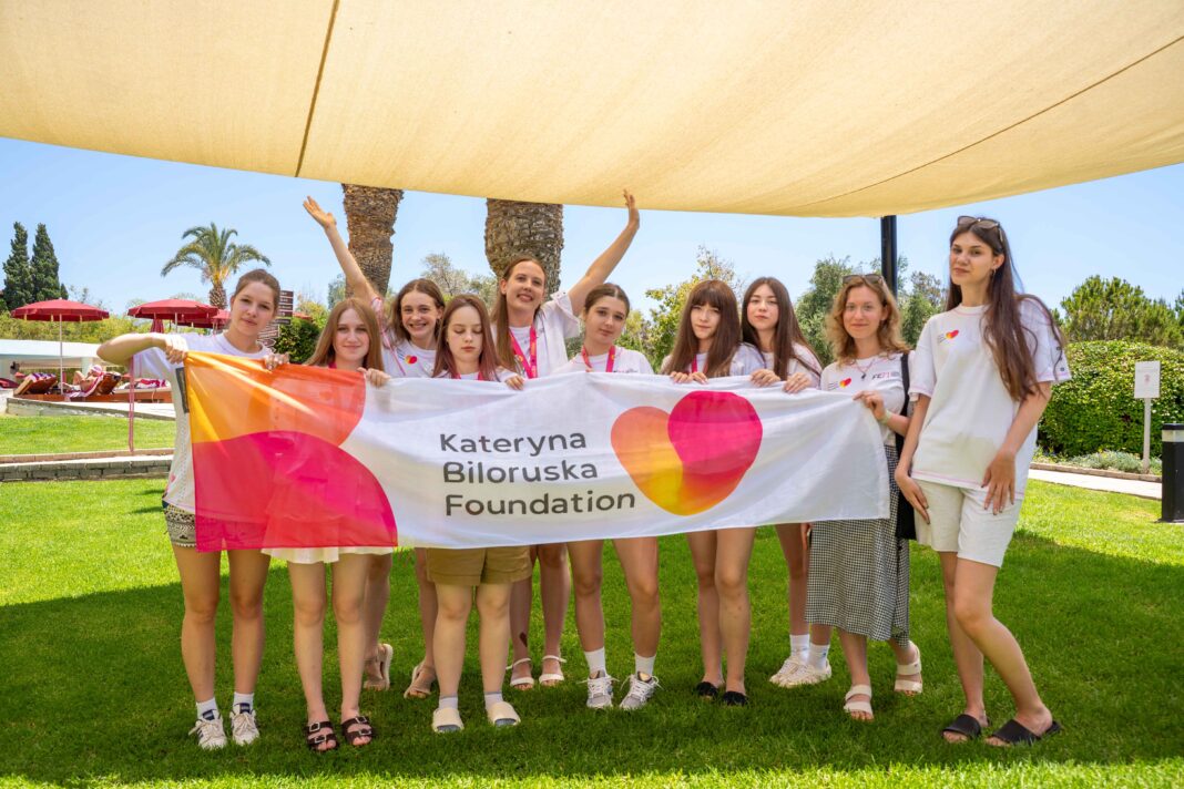 FEM CAMP: Πώς ένα πρόγραμμα ηγεσίας στην Κύπρο μετατρέπει την κρίση σε αυτοπεποίθηση για έφηβες