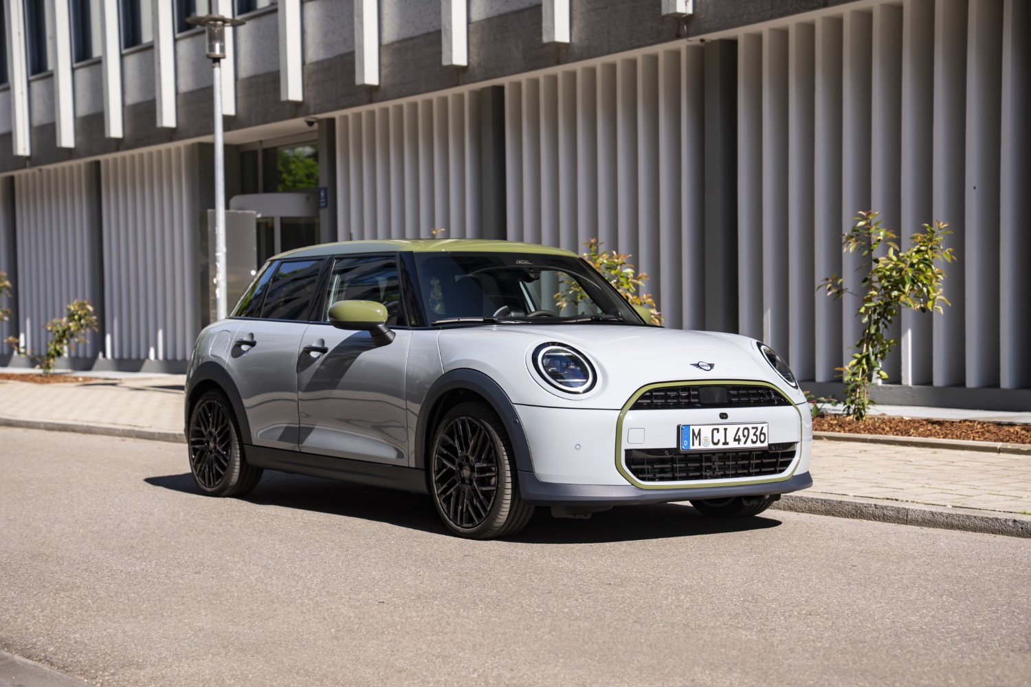 &Nu;&Epsilon;&Omicron; MINI PAUL SMITH EDITION: &Phi;έ&rho;&nu;&epsilon;&iota; &tau;&eta; &mu;ό&delta;&alpha; &sigma;&tau;&omicron;&upsilon;&sigmaf; &delta;&rho;ό&mu;&omicron;&upsilon;&sigmaf;