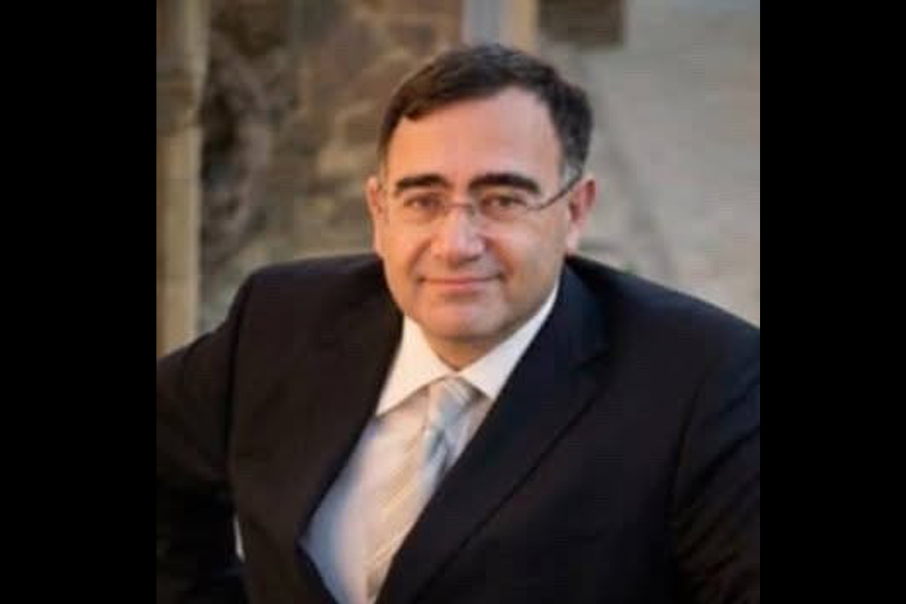&Pi;&Epsilon;&Nu;&Theta;&Omicron;&Sigma; &Sigma;&Tau;&Omicron; &Pi;&Alpha;&Nu;&Epsilon;&Pi;&Iota;&Sigma;&Tau;&Eta;&Mu;&Iota;&Omicron; &Kappa;&Upsilon;&Pi;&Rho;&Omicron;&Upsilon;: Έ&phi;&upsilon;&gamma;&epsilon; &alpha;&pi;ό &tau;&eta; &zeta;&omega;ή &omicron; &kappa;&alpha;&theta;&eta;&gamma;&eta;&tau;ή&sigmaf; &Sigma;&pi;ύ&rho;&omicron;&sigmaf; &Mu;&alpha;&rho;&tau;&zeta;&omicron;ύ&kappa;&omicron;&sigmaf; &ndash; &Pi;ό&tau;&epsilon; &theta;&alpha; &tau;&epsilon;&lambda;&epsilon;&sigma;&tau;&epsilon;ί &eta; &kappa;&eta;&delta;&epsilon;ί&alpha; &tau;&omicron;&upsilon;
