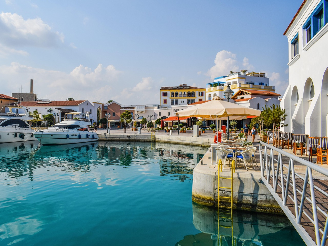 &Nu;&Epsilon;&Alpha; &Epsilon;&Pi;&Omicron;&Chi;&Eta; &Sigma;&Tau;&Omicron;&Nu; &Tau;&Omicron;&Upsilon;&Rho;&Iota;&Sigma;&Mu;&Omicron;: &Eta; &Lambda;&epsilon;&mu;&epsilon;&sigma;ό&sigmaf; &pi;&alpha;&rho;&omicron;&upsilon;&sigma;&iota;ά&zeta;&epsilon;&iota; &nu;έ&alpha; &psi;&eta;&phi;&iota;&alpha;&kappa;ή &pi;&lambda;&alpha;&tau;&phi;ό&rho;&mu;&alpha;