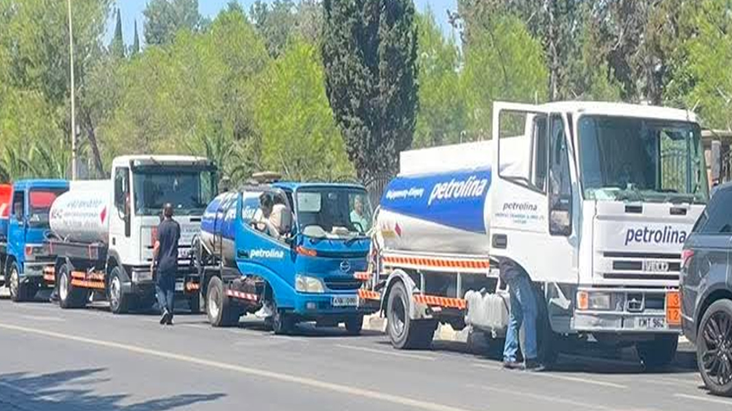 ΠΡΟΕΔΡΙΚΟ: Έξω στους δρόμους οι πρατηριούχοι καυσίμων – Ζητούν λύση για τα βυτιοφόρα ADR και προειδοποιούν για προβλήματα στον ανεφοδιασμό