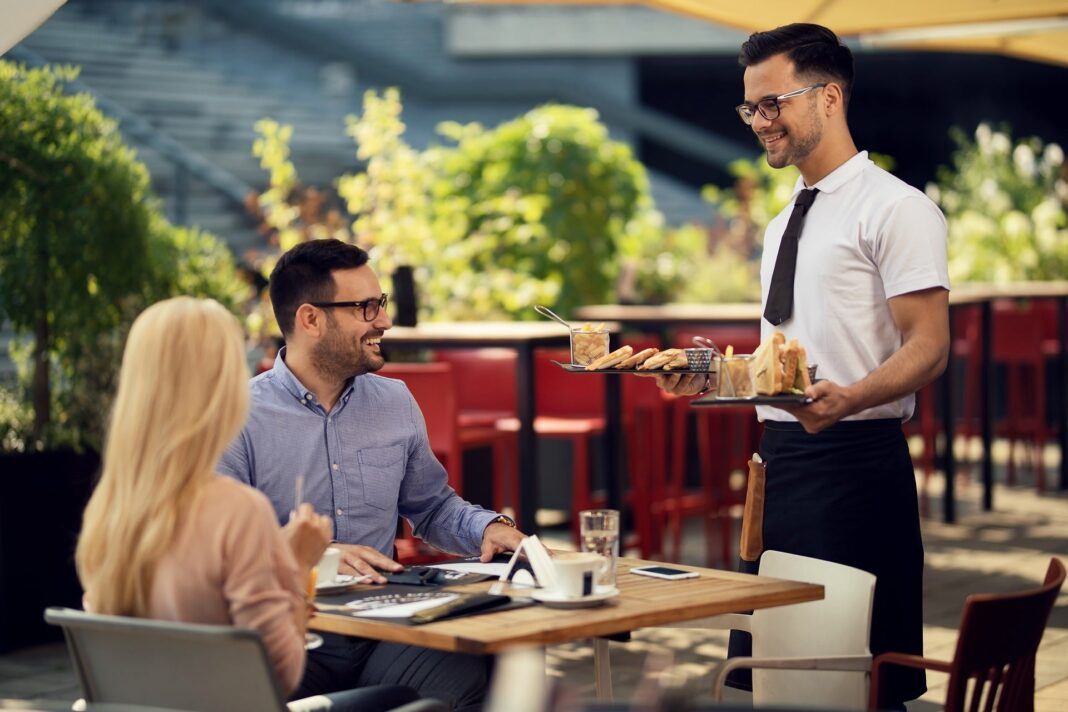 Η IΣΤΟΡΙΑ ΤΟΥ BRUNCH: Από έναν Άγγλο συγγραφέα σε ένα παγκόσμιο lifestyletrend- Η συνήθεια που εδραιώθηκε και στην Κύπρο