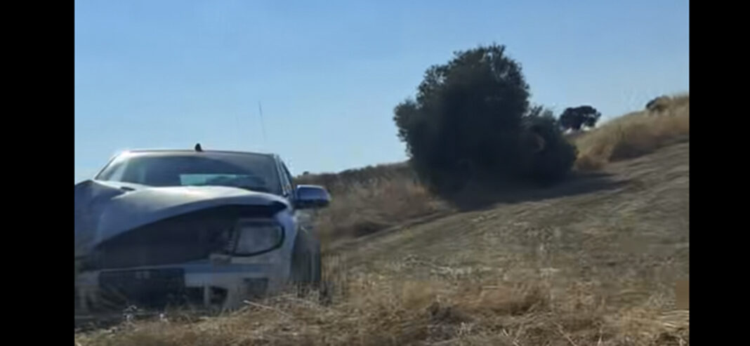 ΛΕΥΚΩΣΙΑ: Όχημα βγήκε εκτός δρόμου και παρέσυρε πάσσαλο ηλεκτροδότησης στο Μαρκί-(Bίντεο)
