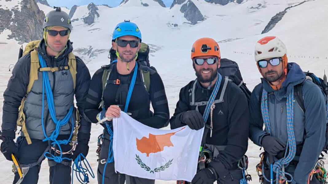 ΚΥΠΡΟΣ: Στην κορυφή του Elbrus για τον καρκίνο – Ομάδα Κυπρίων στέλνει μήνυμα ελπίδας με τη στήριξη του Αντικαρκινικού Συνδέσμου Κύπρου