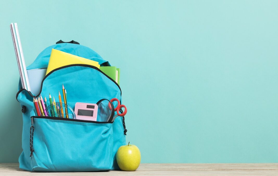 BACK TO SCHOOL: Εκτός από το ποδόσφαιρο, σκοράρουν και στην προσφορά – Συνεχίζεται η συλλογή σχολικών ειδών για τα παιδιά
