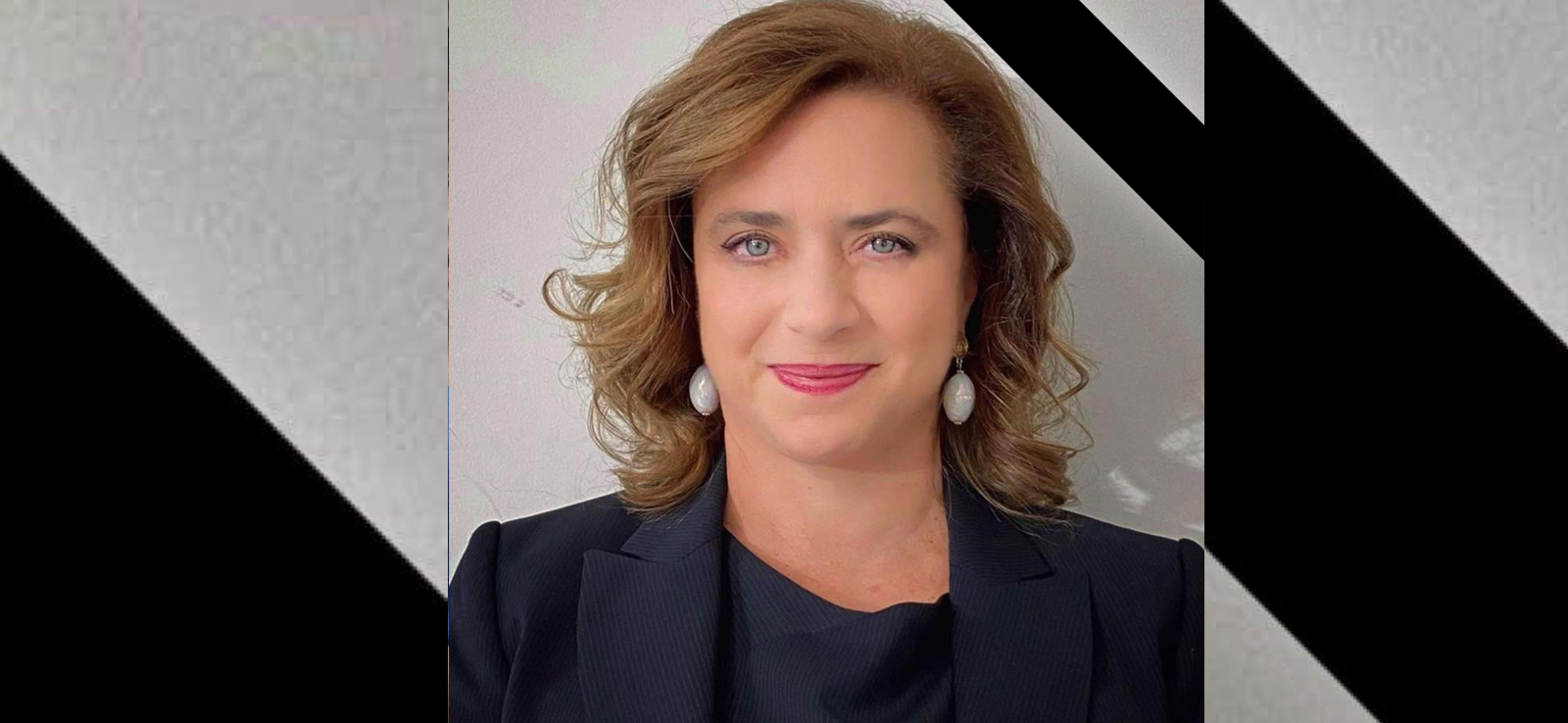 &Epsilon;&Lambda;&Epsilon;&Nu;&Alpha; &Pi;&Alpha;&Pi;&Alpha;&Delta;&Omicron;&Pi;&Omicron;&Upsilon;&Lambda;&Omicron;&Upsilon;: &Alpha;&pi;ό &tau;&eta; &sigma;&kappa;&eta;&nu;ή &sigma;&tau;&eta;&nu; &Alpha;&nu;&tau;&iota;&pi;&rho;&omicron;&epsilon;&delta;&rho;ί&alpha; &tau;&omicron;&upsilon; &Theta;&Omicron;&Kappa; &ndash; &laquo;&Mu;&epsilon;&gamma;ά&lambda;&eta; &tau;&iota;&mu;ή &kappa;&alpha;&iota; &mu;&epsilon;&gamma;ά&lambda;&eta; &epsilon;&upsilon;&theta;ύ&nu;&eta;&raquo;