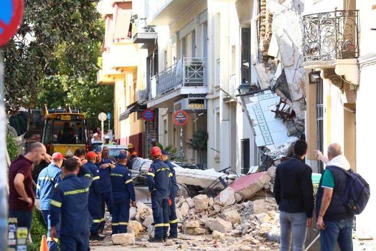 ΣΥΝΑΓΕΡΜΟΣ ΣΤΗΝ ΠΛΑΚΑ: Πέντε αγνοούμενοι μετά την έκρηξη – Ανάμεσά τους ηλικιωμένο ζευγάρι και τρεις τουρίστες-(Bίντεο)