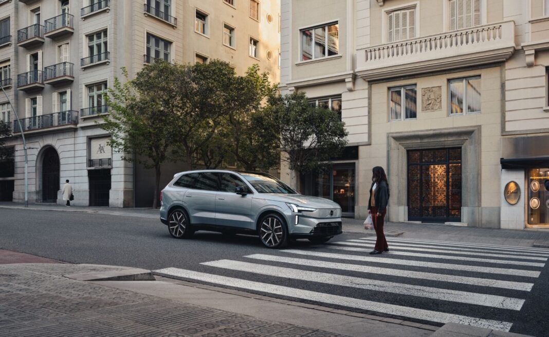 Η Volvo εξελίσσει την ασφάλεια με αυτοκίνητα που επικοινωνούν μεταξύ τους