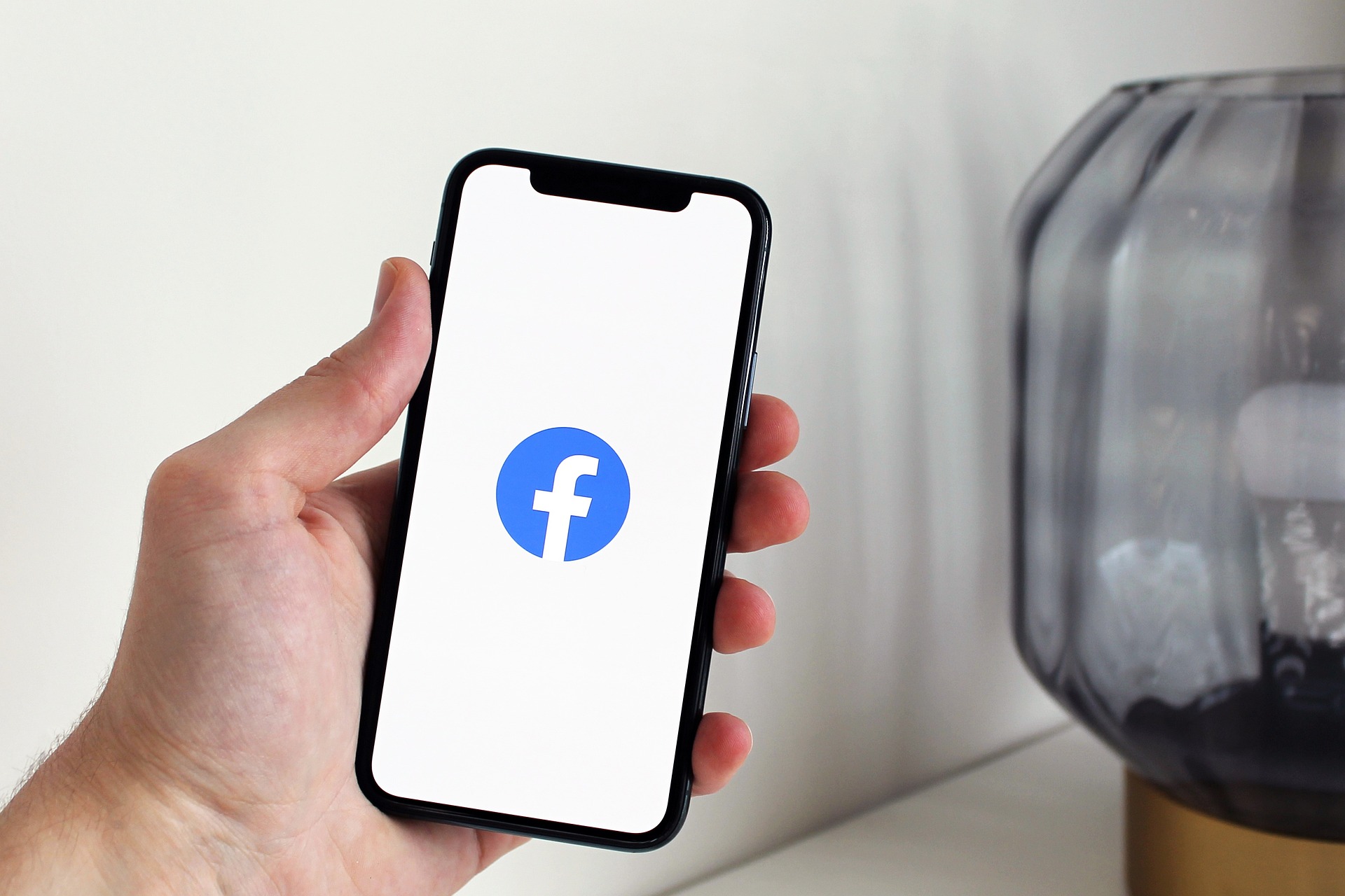 «ΒΟΜΒΑ» ,5 ΔΙΣ. ΣΤΟ FACEBOOK: Στο στόχαστρο για την υπόθεση Cambridge Analytica «ΒΟΜΒΑ» ,5 ΔΙΣ. ΣΤΟ FACEBOOK: Στο στόχαστρο για την υπόθεση Cambridge Analytica