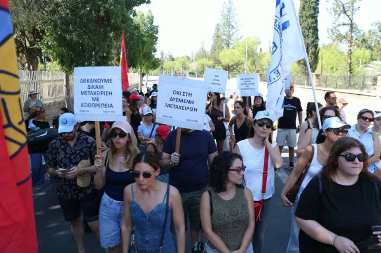 ΕΚΠΑΙΔΕΥΤΙΚΟΙ: Η στιγμή που ανακοινώθηκε η ικανοποίηση των αιτημάτων τους μετά τη διαμαρτυρία – Δύο εβδομάδες πίστωση στην Κυβέρνηση, ανοικτό το ανεργιακό- (Βίντεο) ΕΚΠΑΙΔΕΥΤΙΚΟΙ: Η στιγμή που ανακοινώθηκε η ικανοποίηση των αιτημάτων τους μετά τη διαμαρτυρία – Δύο εβδομάδες πίστωση στην Κυβέρνηση, ανοικτό το ανεργιακό- (Βίντεο)