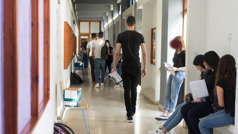 ΣΧΟΛΕΙΑ ΕΛΕΥΘΕΡΗΣ ΑΜΜΟΧΩΣΤΟΥ: Χωρίς στέγαστρο οι μαθητές, με ελλείψεις προσωπικού η Σχολική Εφορεία