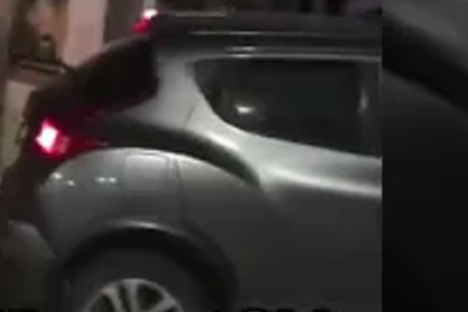 ΛΕΜΕΣΟΣ: Αυτοκίνητο ανέβηκε στο πεζοδρόμιο και κατέληξε σε pet shop στην Αγίας Φυλάξεως – (Βίντεο) ΛΕΜΕΣΟΣ: Αυτοκίνητο ανέβηκε στο πεζοδρόμιο και κατέληξε σε pet shop στην Αγίας Φυλάξεως – (Βίντεο)