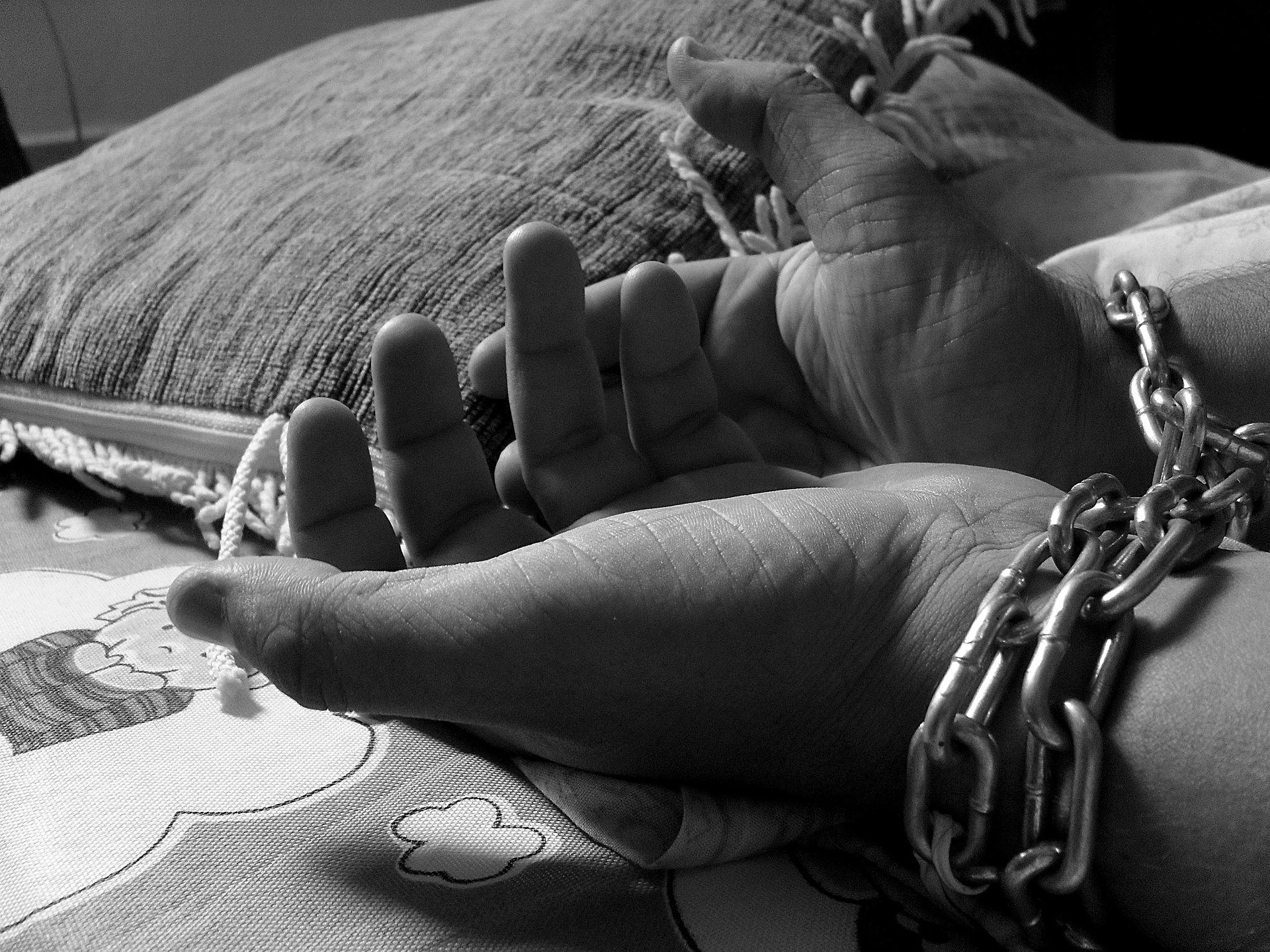 ΣΥΝΑΓΕΡΜΟΣ ΣΤΗΝ ΛΑΡΝΑΚΑ: Aπέδρασε 18χρονος κρατούμενος έξω από το Δικαστήριο ΣΥΝΑΓΕΡΜΟΣ ΣΤΗΝ ΛΑΡΝΑΚΑ: Aπέδρασε 18χρονος κρατούμενος έξω από το Δικαστήριο
