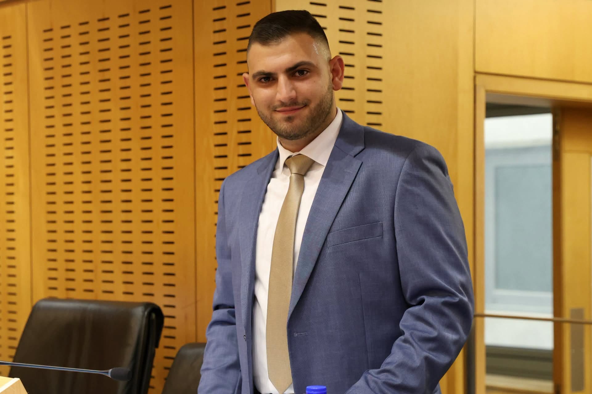 ΕΦΡΑΙΜ ΧΡΗΣΤΟΥ: «Στα 24 μου έχω €50 στην τράπεζα και δεν απολογούμαι» – Η απάντηση του βουλευτή για το πόθεν έσχες του ΕΦΡΑΙΜ ΧΡΗΣΤΟΥ: «Στα 24 μου έχω €50 στην τράπεζα και δεν απολογούμαι» – Η απάντηση του βουλευτή για το πόθεν έσχες του