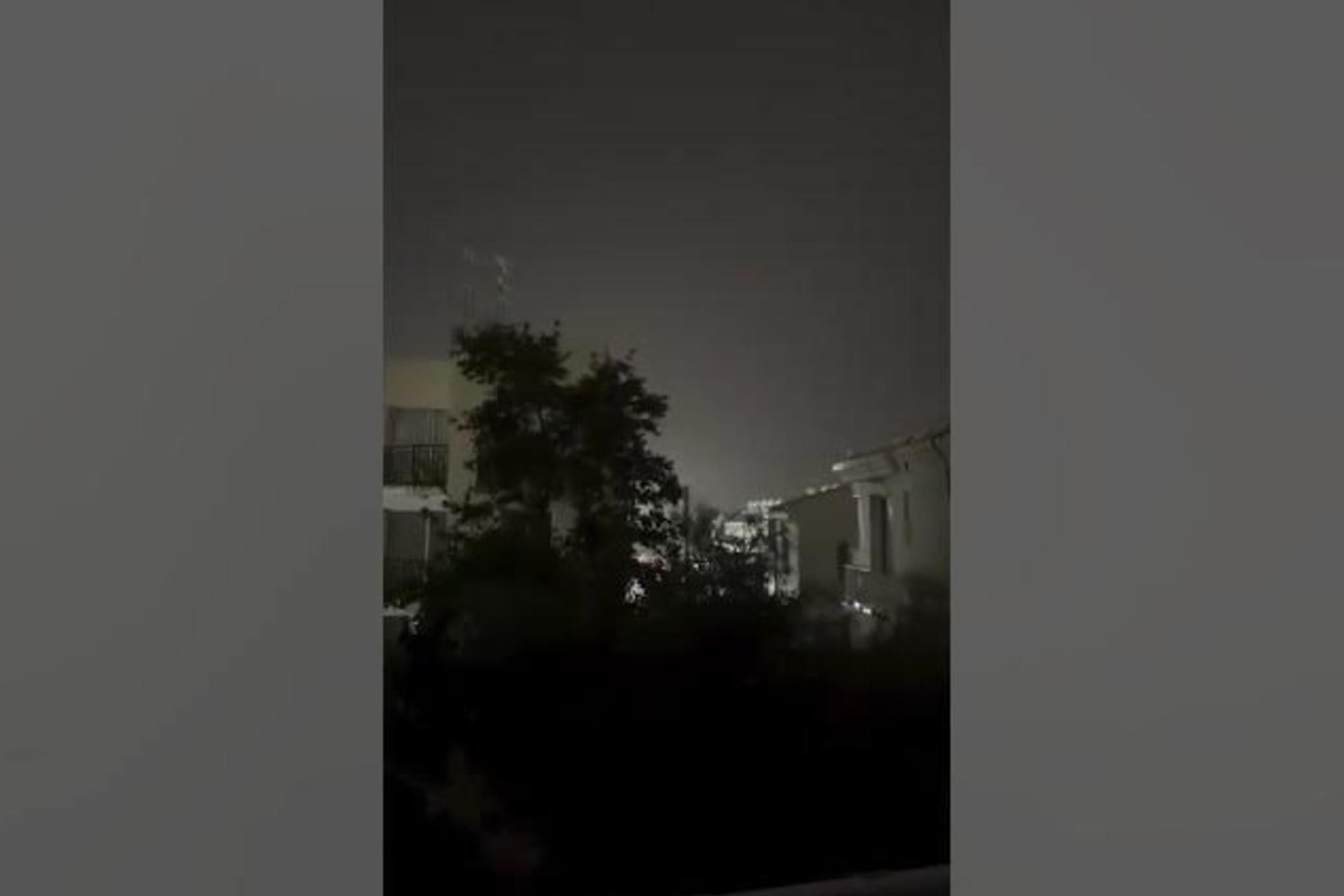 ΠΑΦΟΣ-ΠΟΛΗ ΧΡΥΣΟΧΟΟΥΣ: Πυκνή βροχόπτωση και ομίχλη – Προσοχή στους οδηγούς -(Βίντεο)